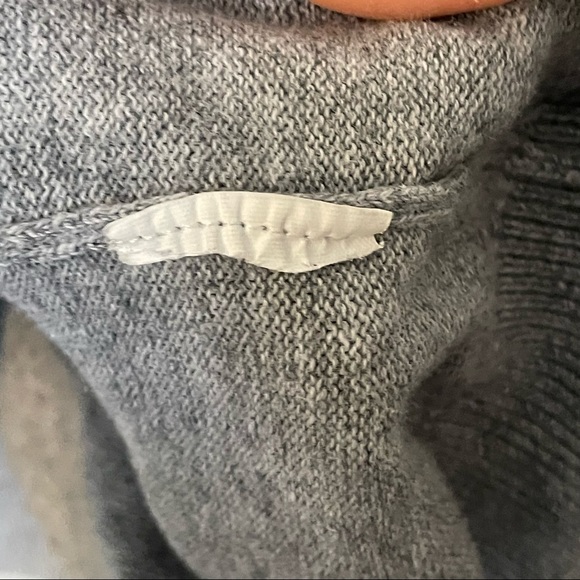 DC Gray with Green/Black Stripes Crew Neck Sweater Size Small - Picture 7 of 12